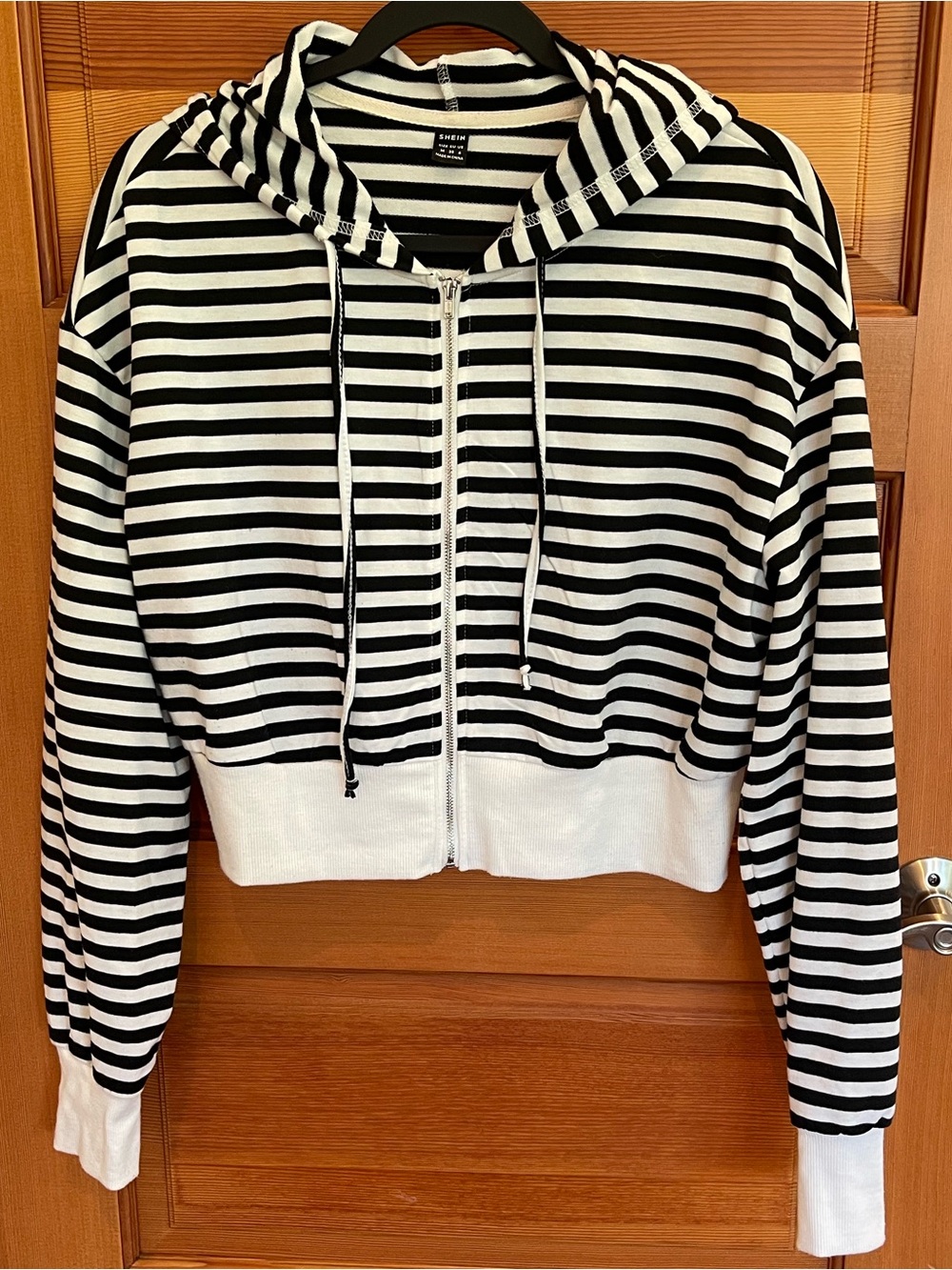 SHEIN black & cream stripped cropped zip up hoodie - women’s Medium - EUC
